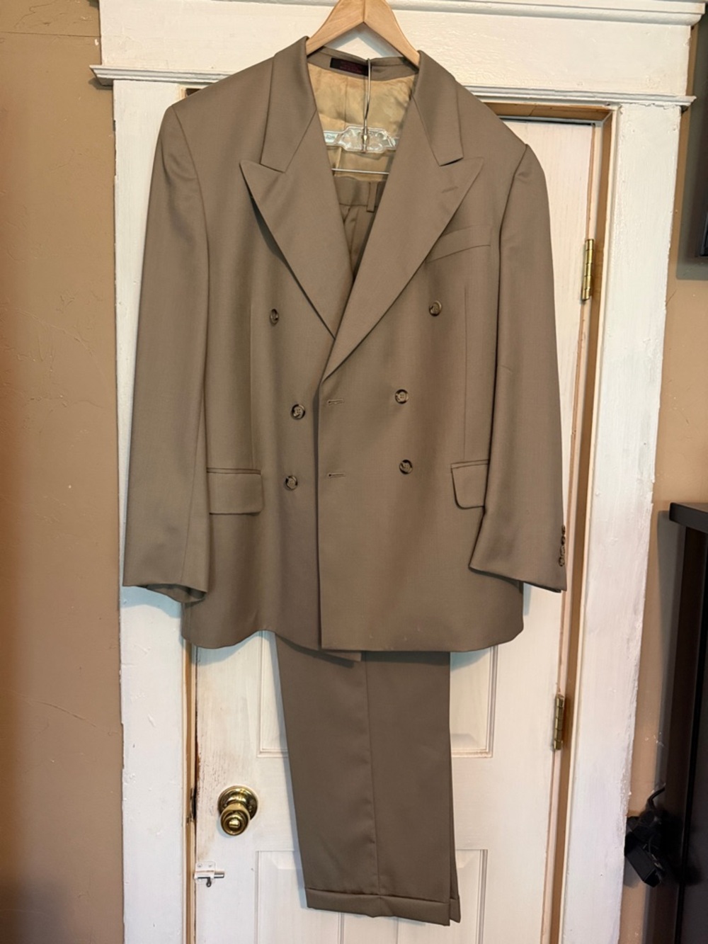 Men's Double-Breasted Taupe Suit Jacket & Trousers 100%Wool